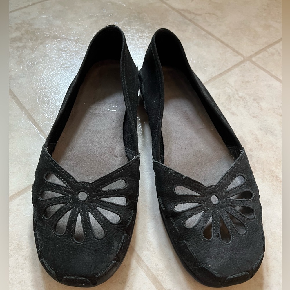 Aerosoles black flats